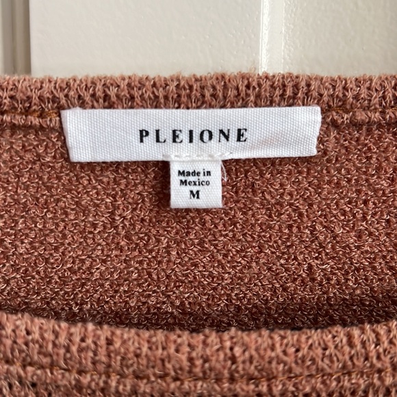 Pleione Long Sleeve Shirt, Size M - Picture 2 of 3